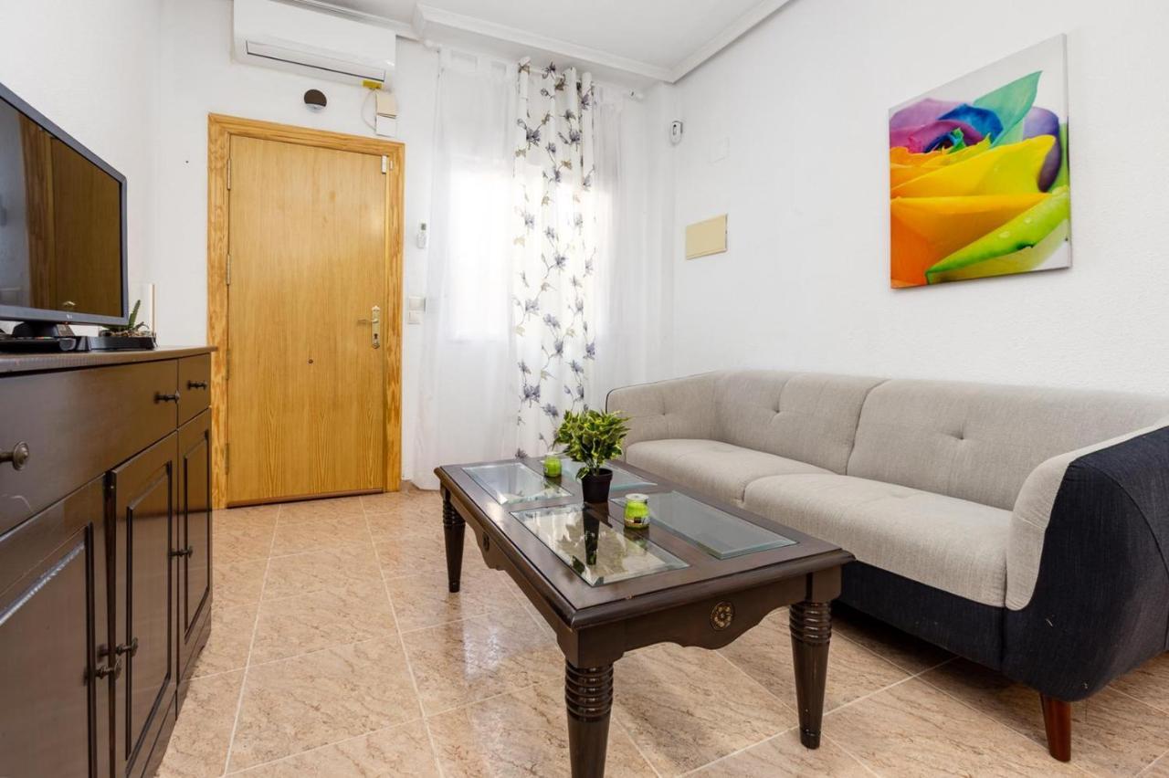 Bonito Apartamento de dos habitación y piscina Torrevieja Exterior foto